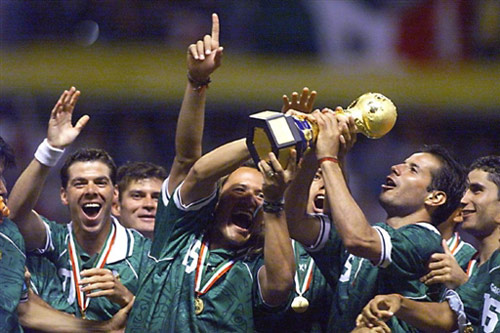 https://terrifictop10.files.wordpress.com/2013/06/mexico-confed-cup-champs.jpg